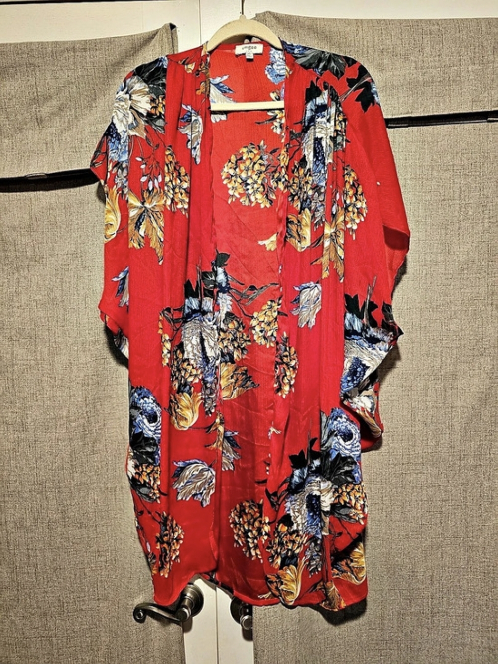Umgee Floral Kimono in Red & Blue Size Medium Like New